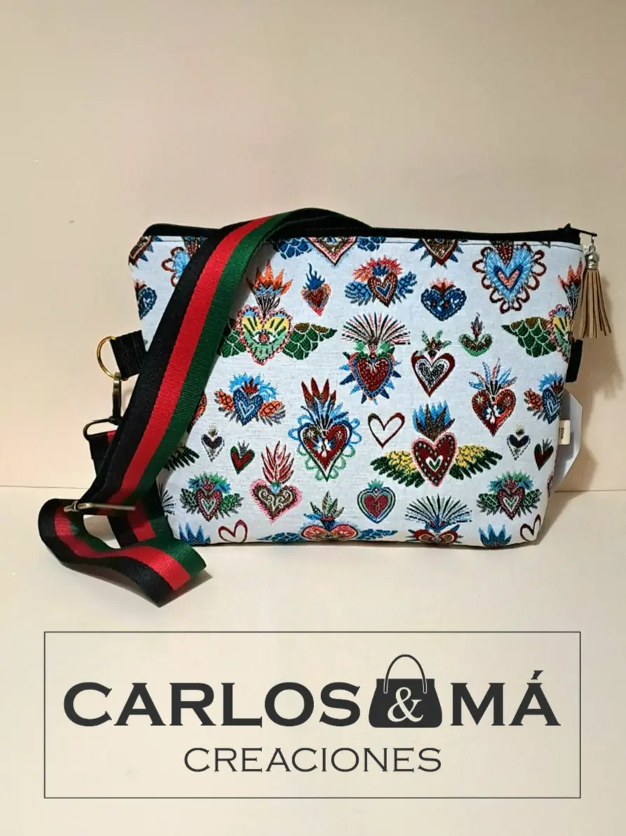 BOLSO BANDOLERA DE CORAZONES